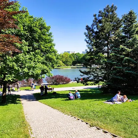 Polski Free Parking Metro Pole Mokotowskie * ワルシャワ