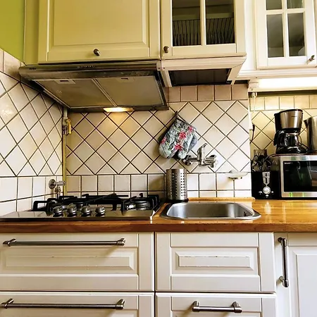 Polski Free Parking Metro Pole Mokotowskie